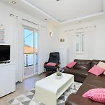 Apartment Laurus